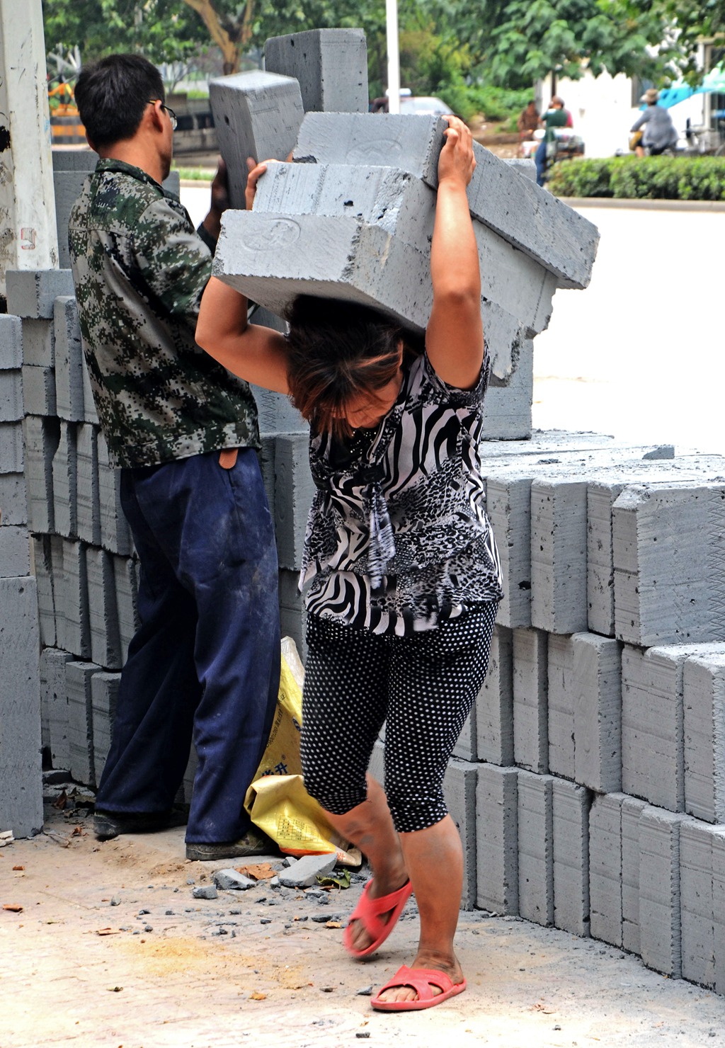 <em>女人</em>能<em>顶半边天</em>-2014腾龙网络天地3期综合 1月