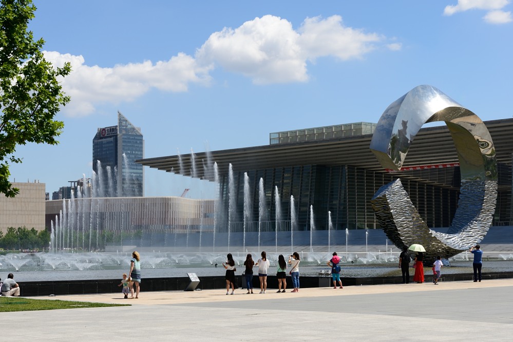 《声控喷泉》2014年6月摄于天津文化中心。-