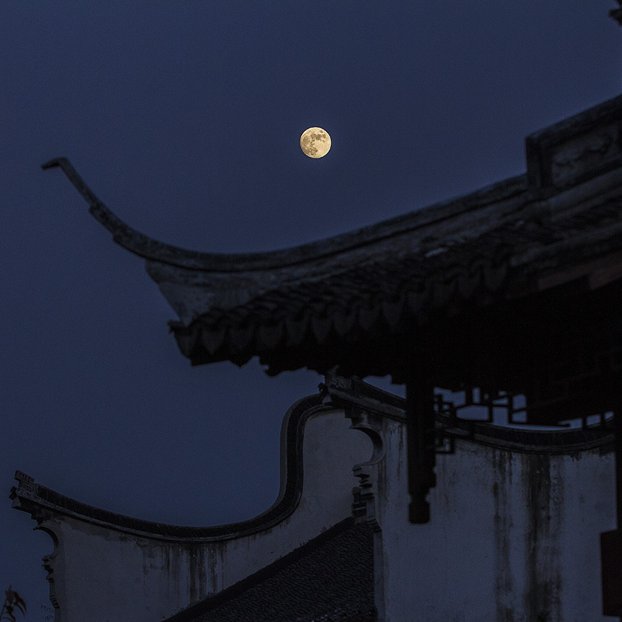 {江南月夜}.