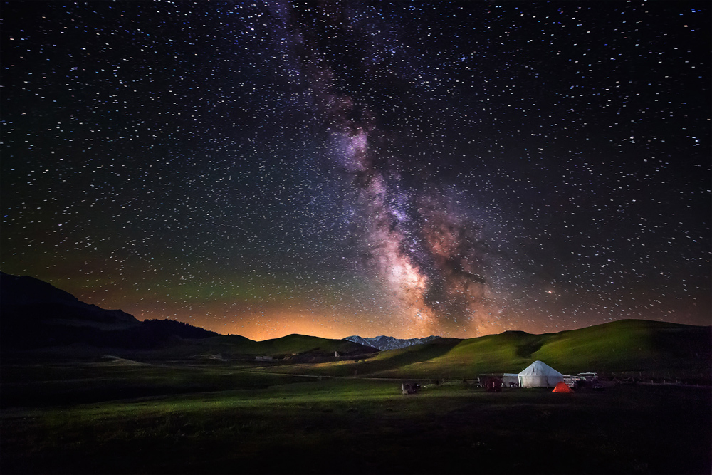 梦幻家园 赛里木湖 中国 哈萨克斯坦交界-携手