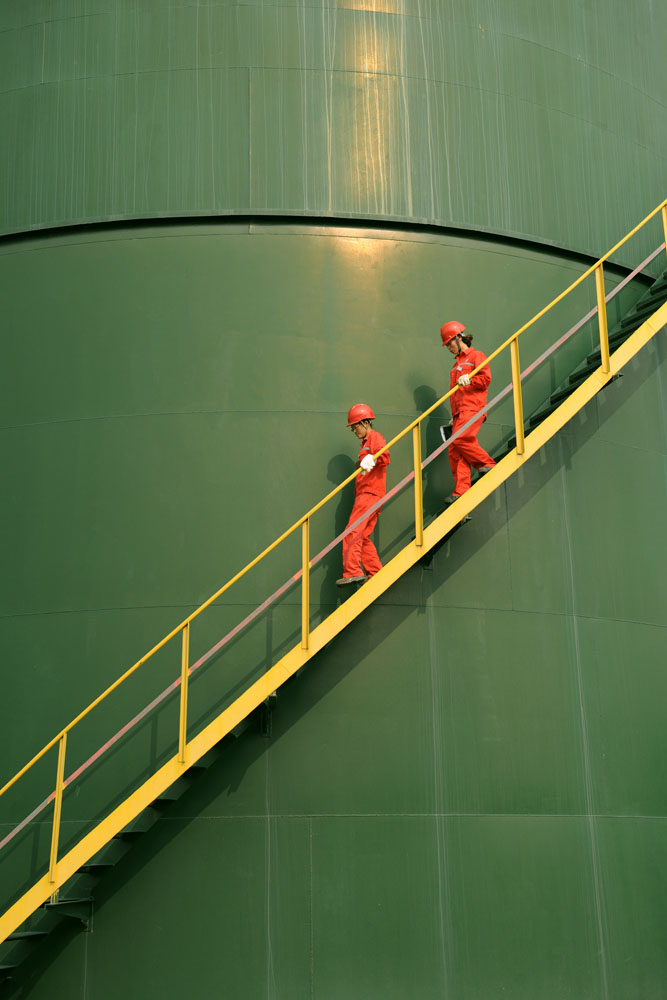 石油女工-《大众摄影》河南俱乐部(1星)