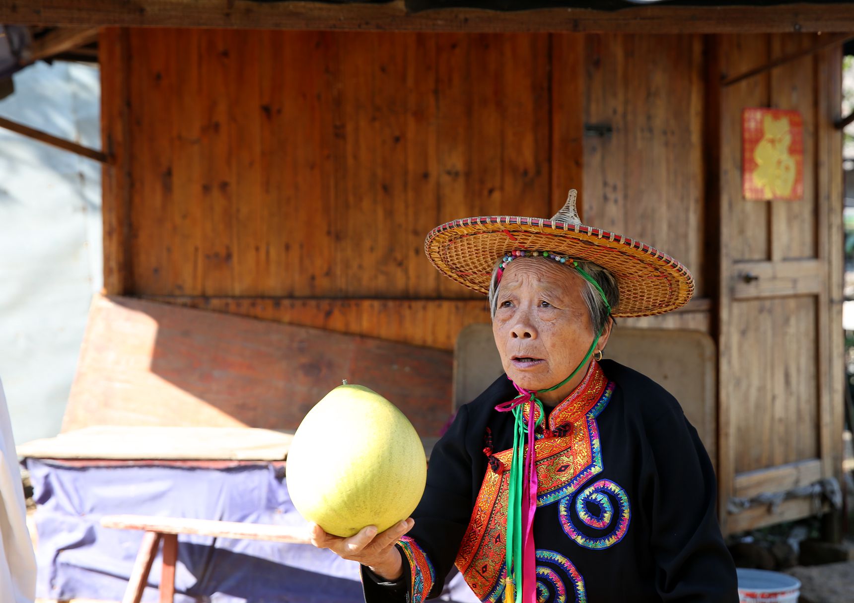 卖柚子的阿婆-《大众摄影》安徽俱乐部(1星)
