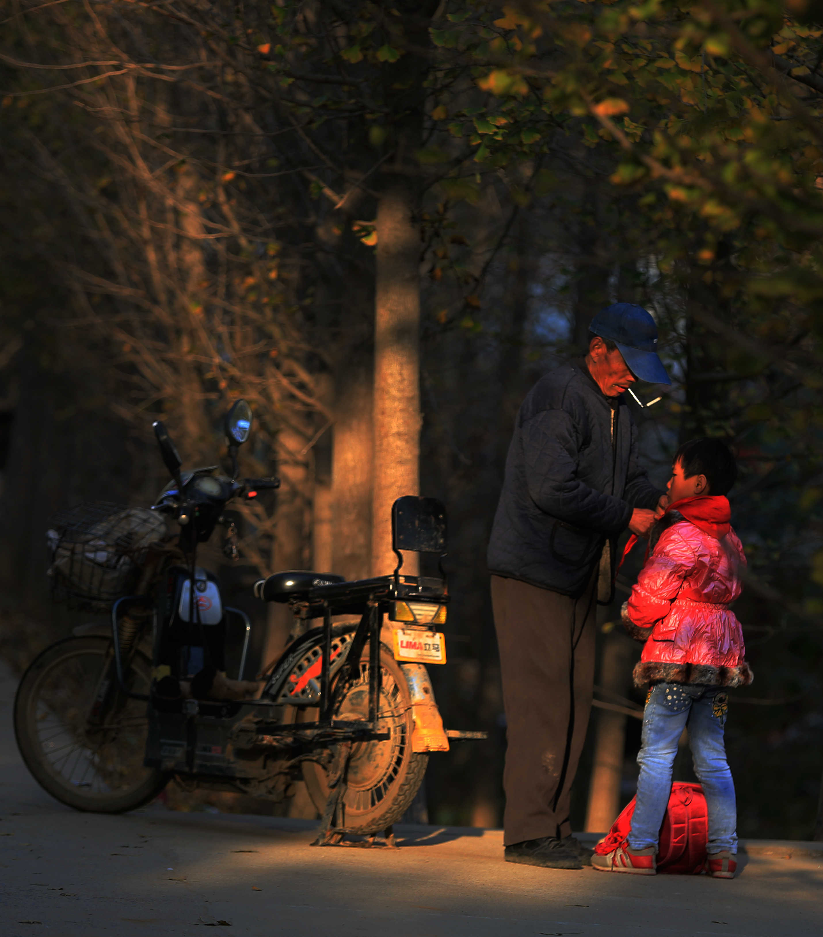 祖孙俩 -《大众摄影》商丘摄影俱乐部(1星)