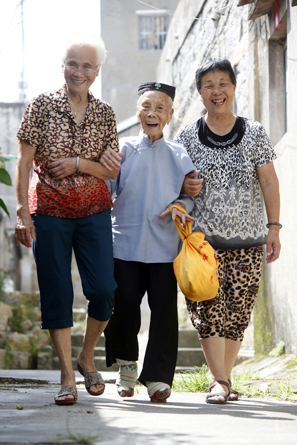 三寸金莲陈素云的百岁人生(组照)-首届美丽东