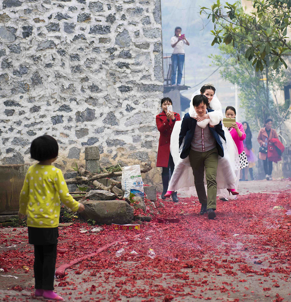 春节回家结婚的<em>打工仔打工妹</em>-《大众摄影》南