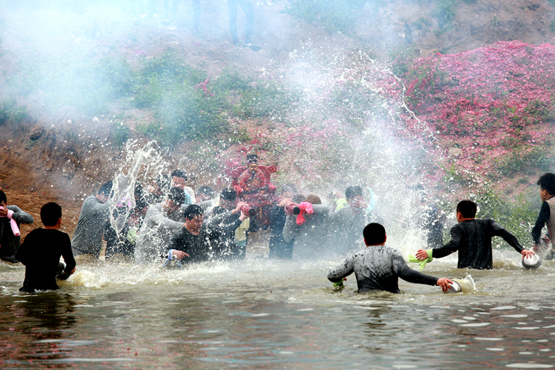 林前村泼水节7.jpg