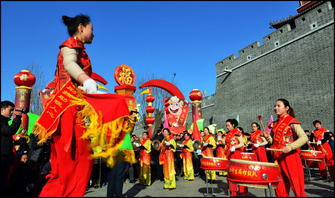 靓丽的<em>女子威风锣鼓队</em>-《大众摄影》山东俱乐