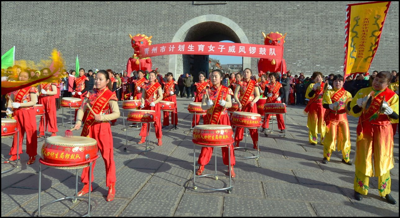 靓丽的<em>女子</em>威风<em>锣鼓</em>队-《大众摄影》山东俱乐