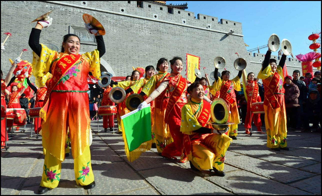 靓丽的<em>女子威风锣鼓队</em>-《大众摄影》山东俱乐