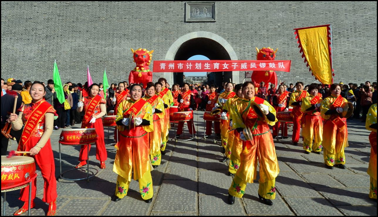 靓丽的<em>女子威风锣鼓队</em>-《大众摄影》山东俱乐