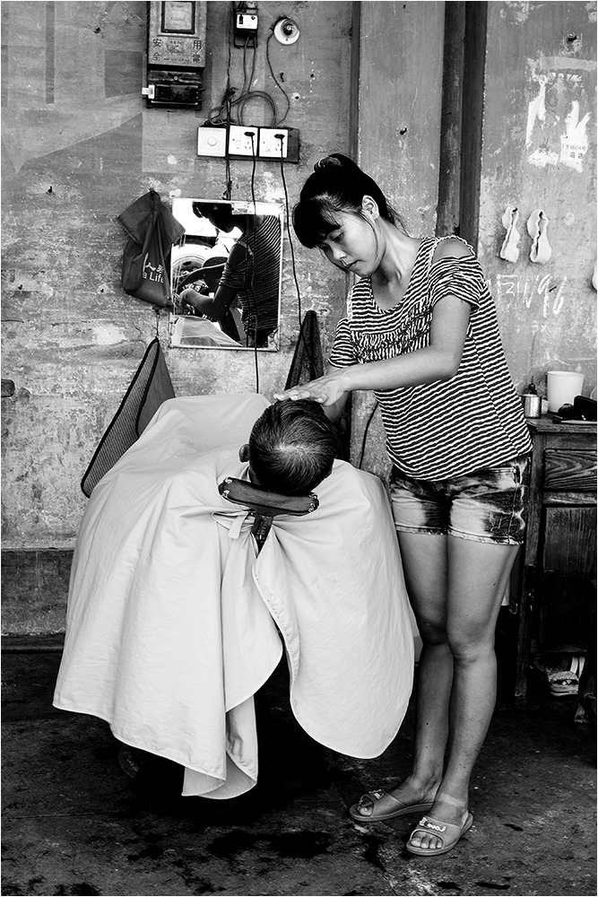 老街理发点-《大众摄影》俱乐部团体会员--广东