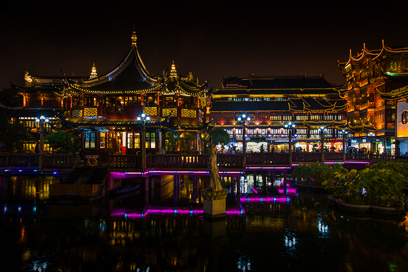 主题 灯火辉煌夜阑珊