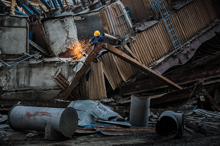《去产能,旧除尘设备拆除组照》(组照六张)