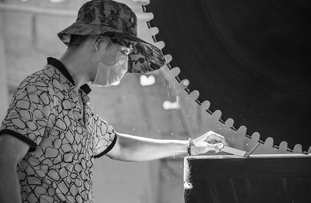 石雕坊》组照-包商银行杯全国第八届小企业贷