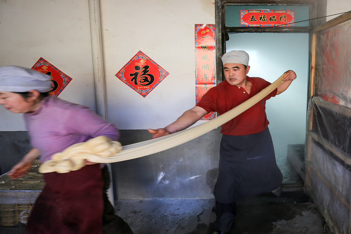 传统手工制作芝麻糖-包商银行杯全国第八届小
