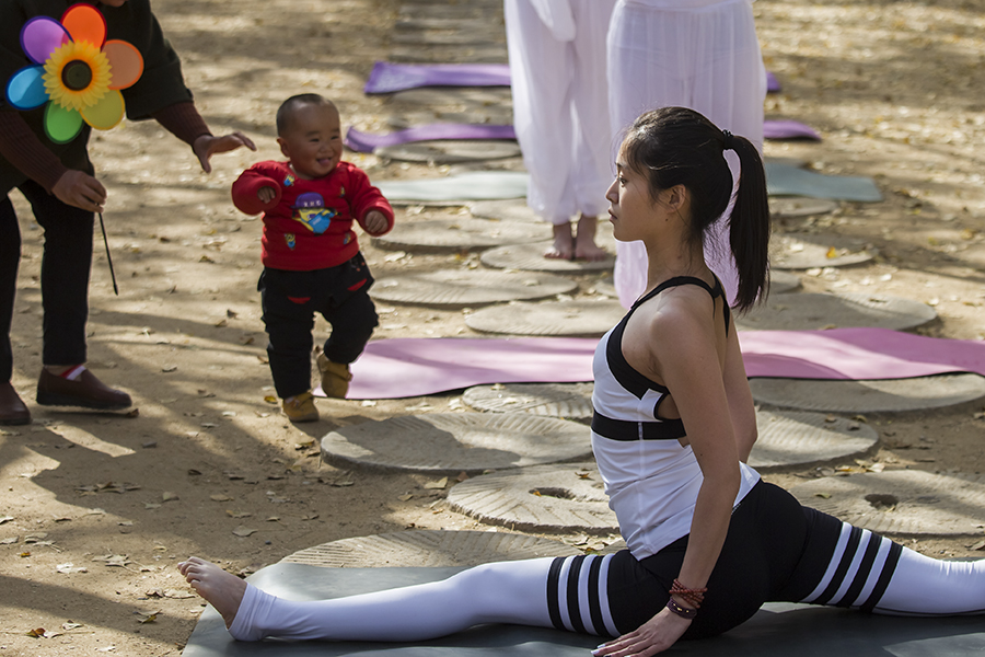 娃娃也爱美-一叶一世界邳州市第四届银杏美
