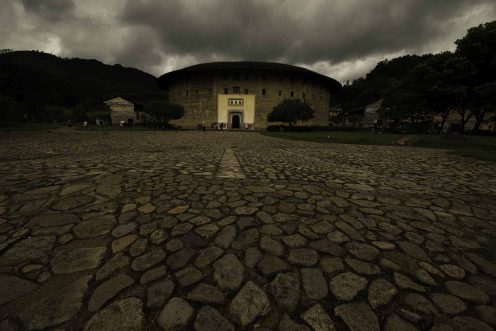 《百年风雨振成楼》2017年6月16日摄于福建龙