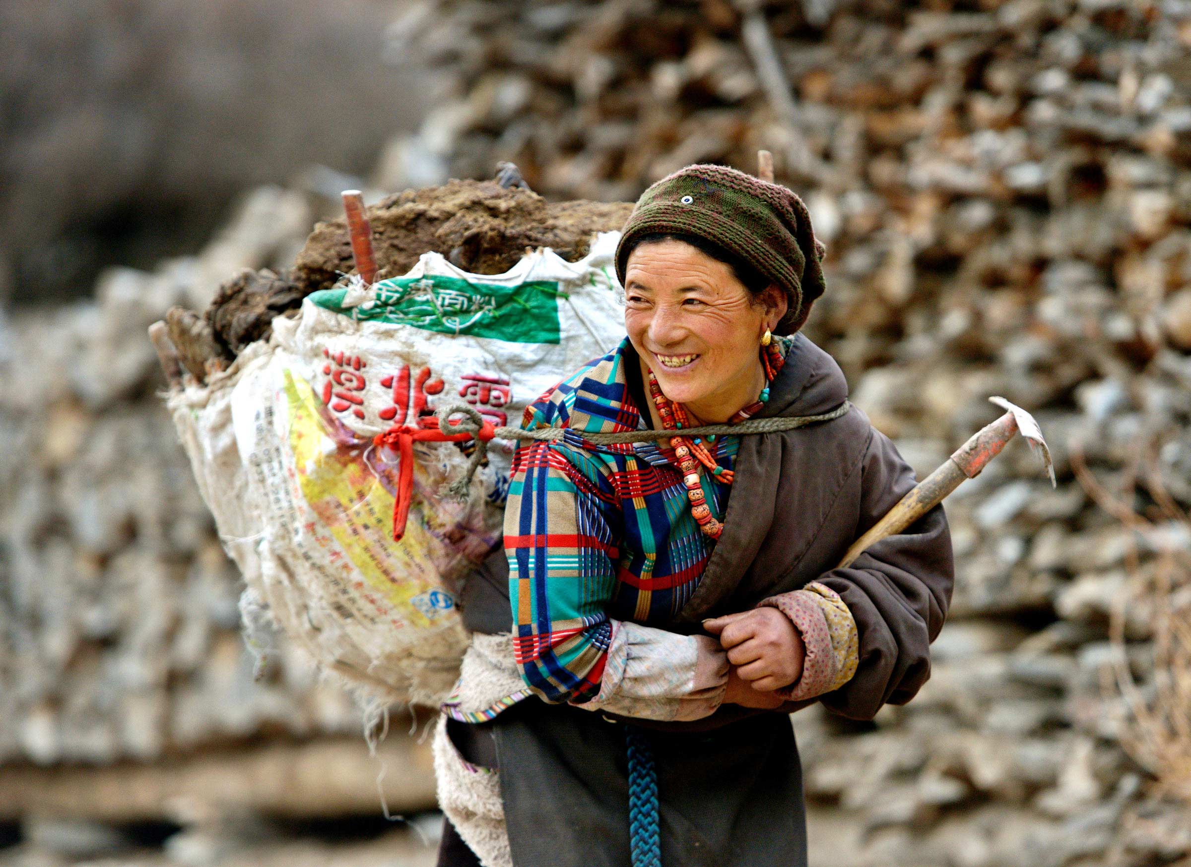 《拾牛粪》作者潇潇竹