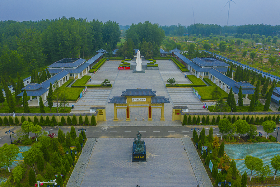 《丰功伟绩》(烈士陵园)