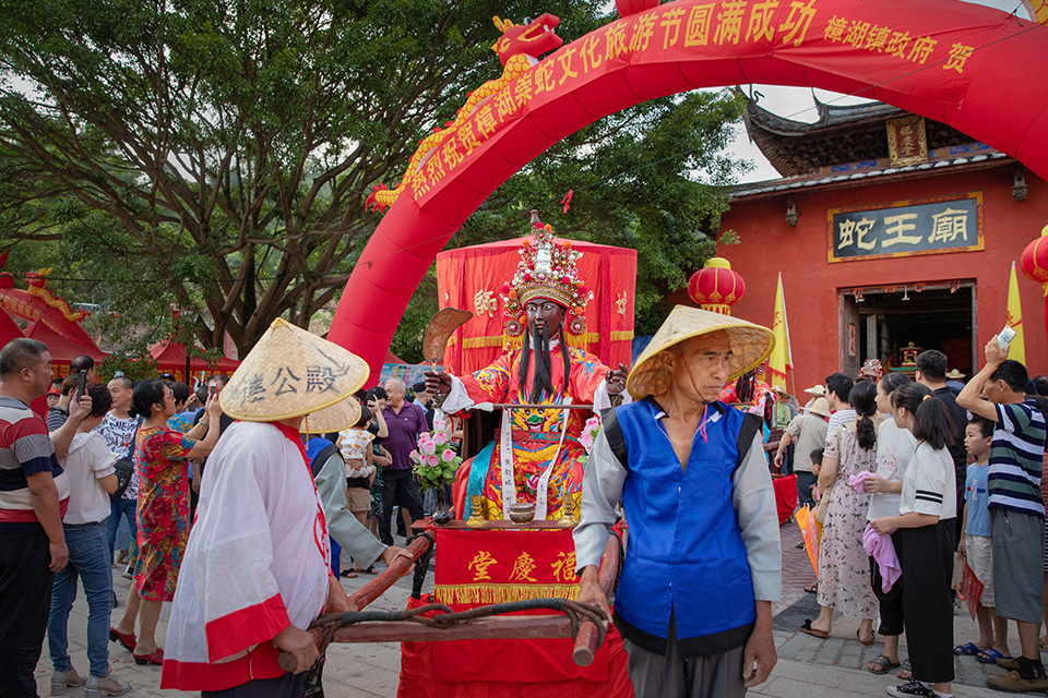2019年8月7日摄于福建省南平樟湖坂,每年农历七月初七,樟湖坂举办蛇王