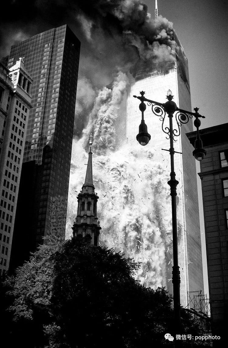 他的镜头下有纽约最伤痛的一刻,也有充满诗意的瞬间