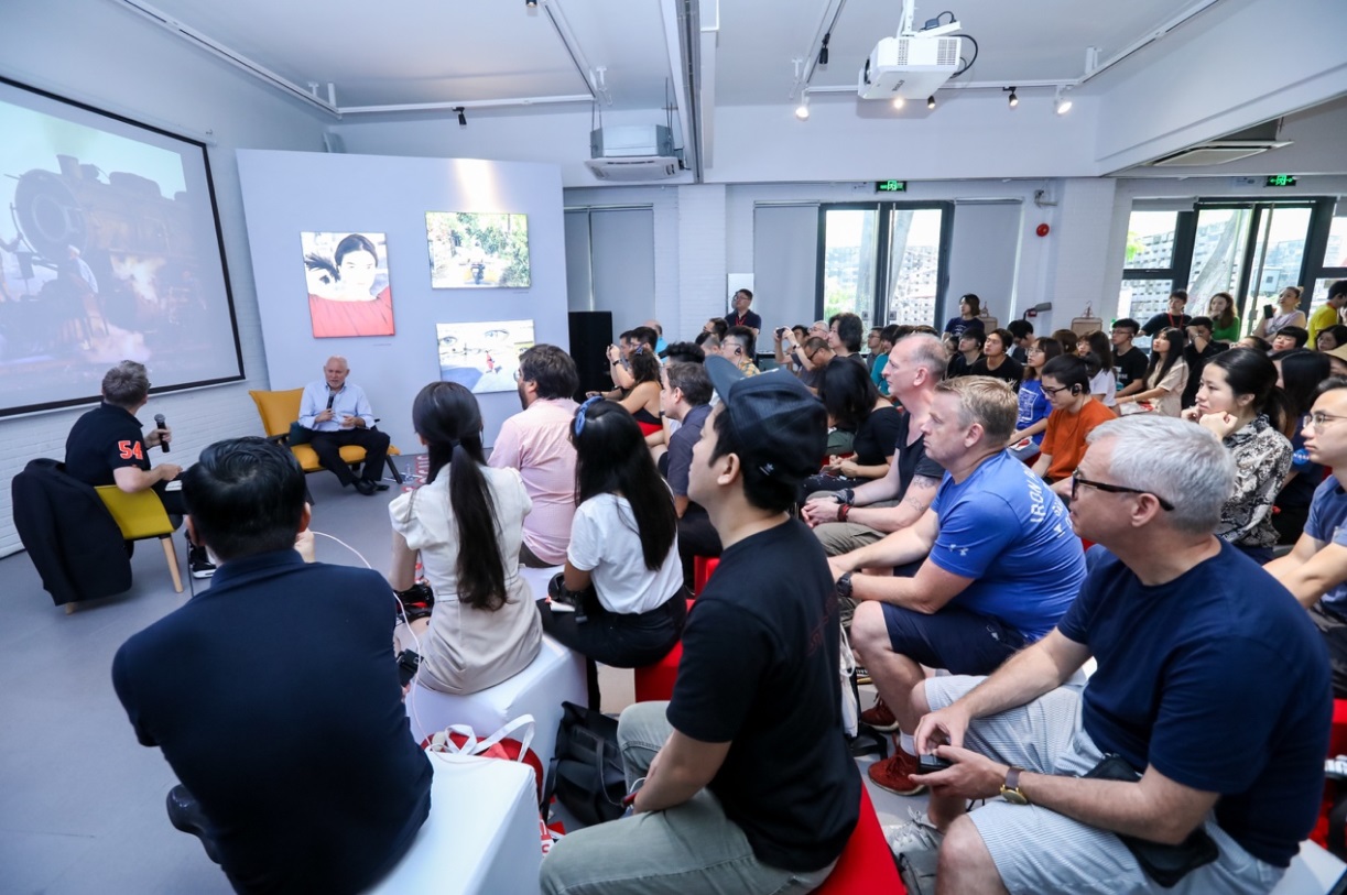 华为新影像大师班:玛格南摄影师steve mccurry用照片讲故事