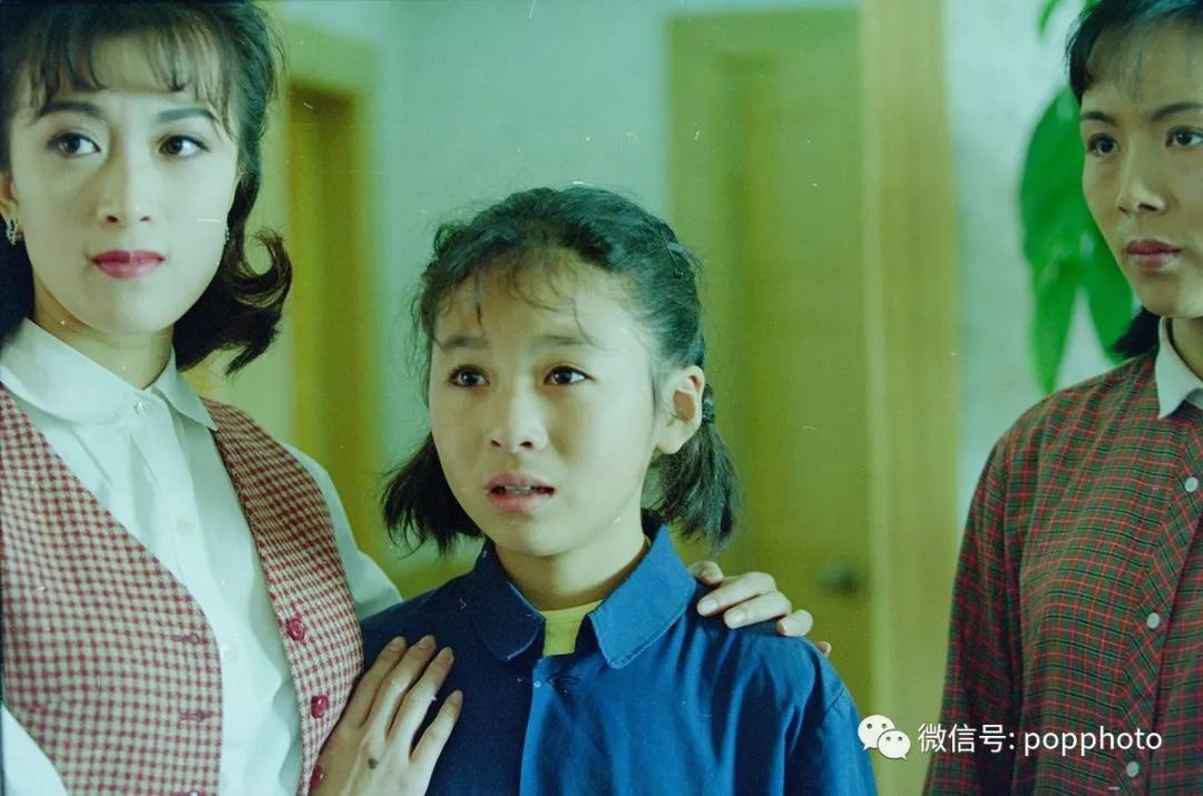 后来这部电视剧请了总政话剧团的专业演员冯国庆的来演主角,还有