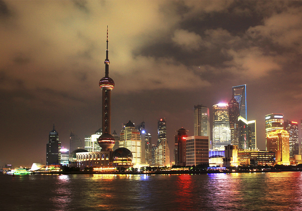 2010年10月8日,拍摄于上海外滩夜景.