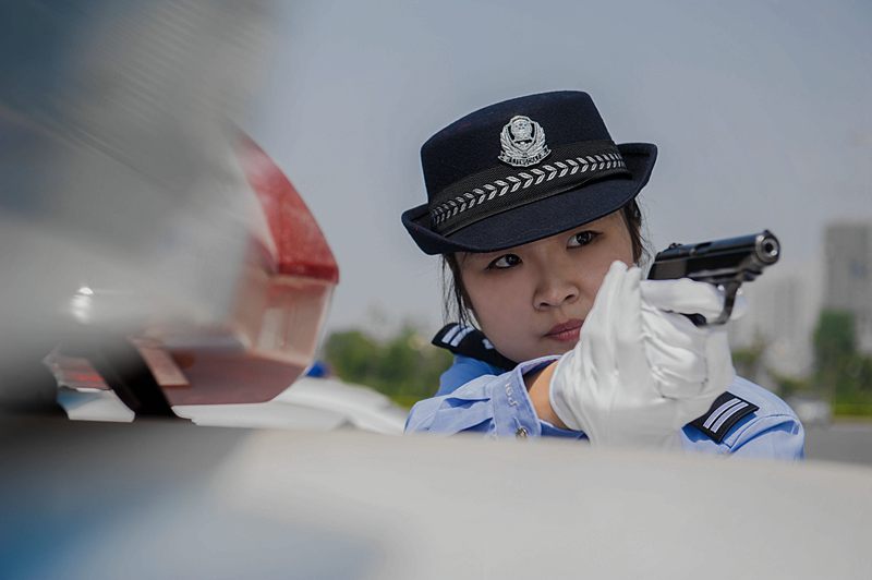 警花-《大众摄影》俱乐部团体会员——枣庄矿区摄影俱乐部(2星)-大众