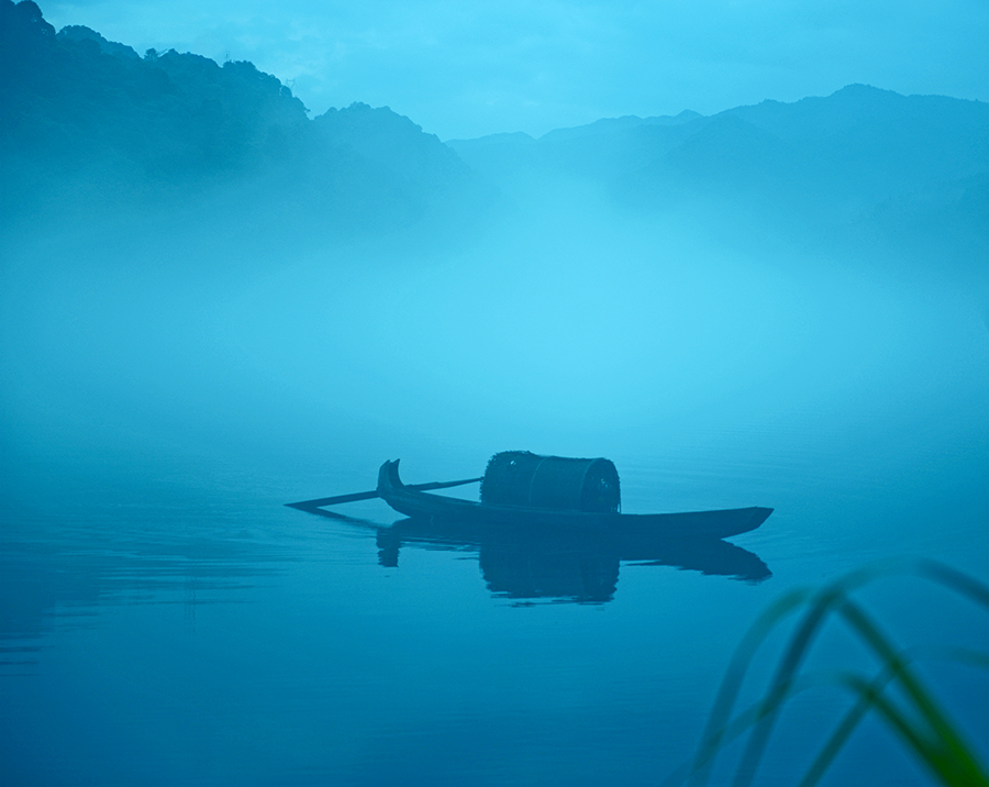 野渡无人舟自横