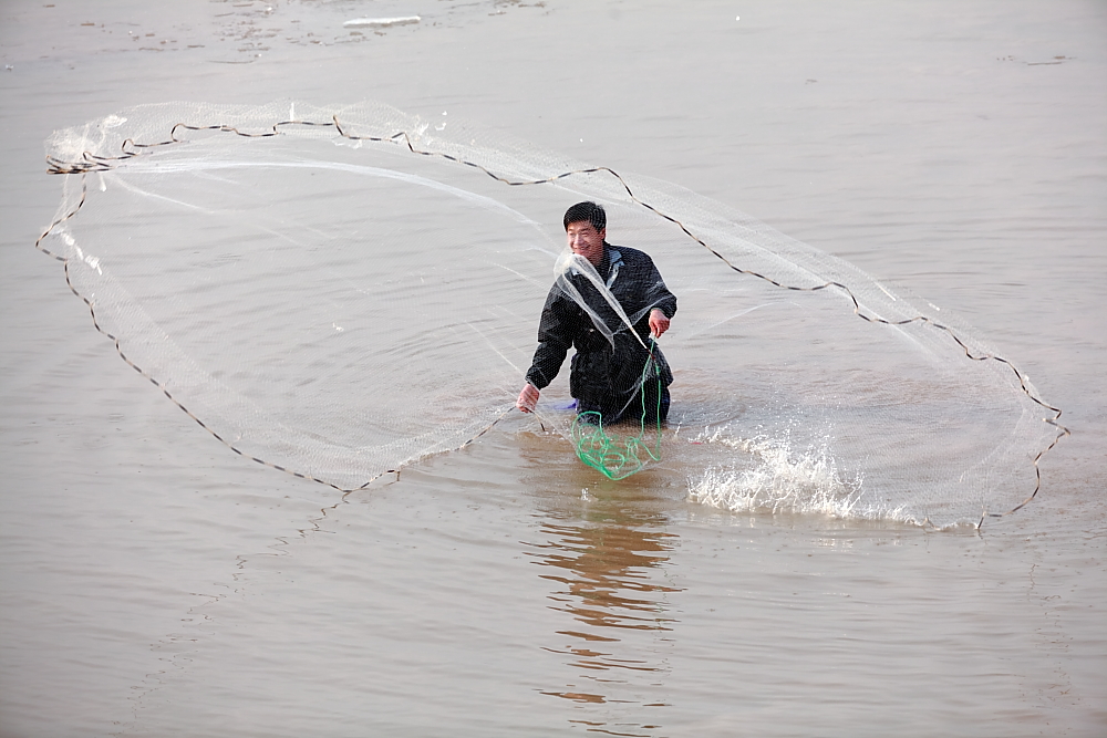 黄河撒网打鱼