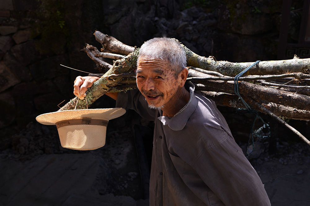 山里老汉-"摄影小镇——金峰""视界金峰杯"乡土中国全国摄影大展投稿