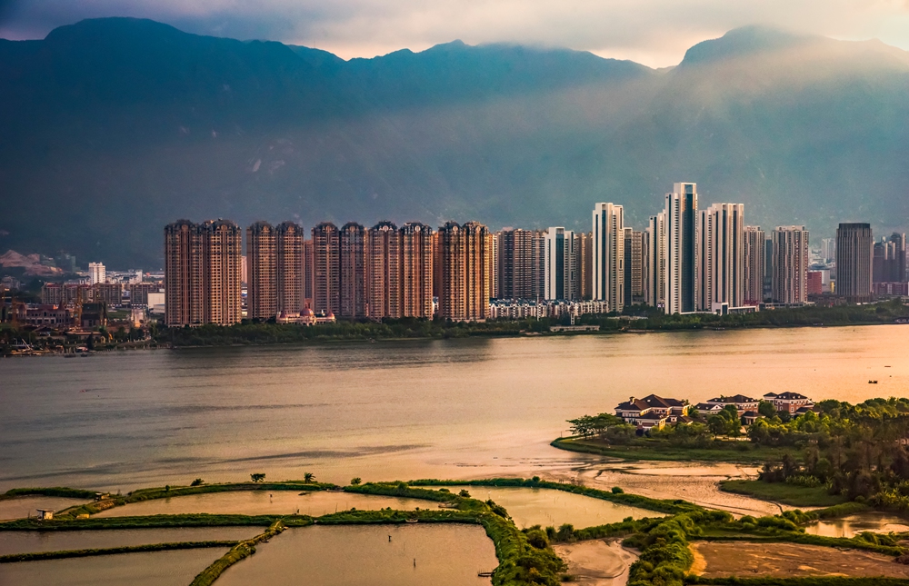 海湾新城——何珺 摄