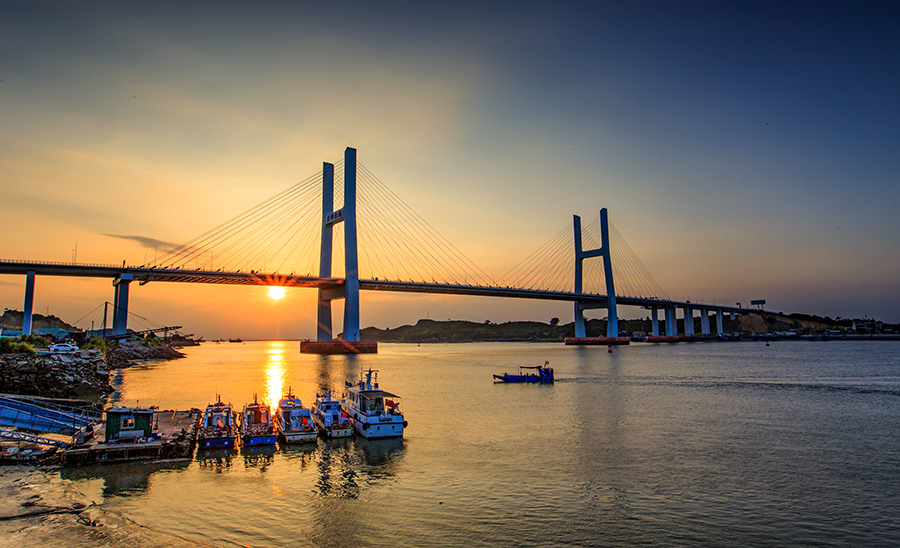 《厦漳大桥日落》2017年9月摄于开发区厦漳大桥