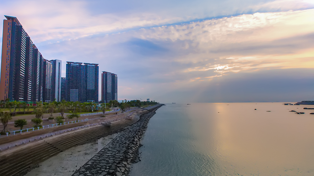 旭日映黄金海岸2017.8.26摄于漳州港