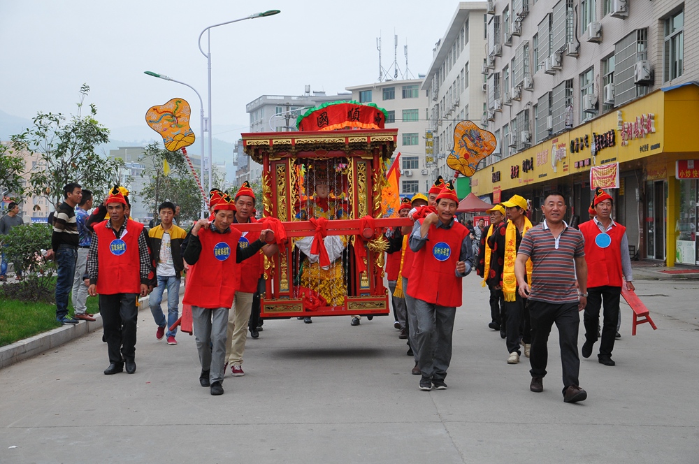 《妈祖出巡》组照6张