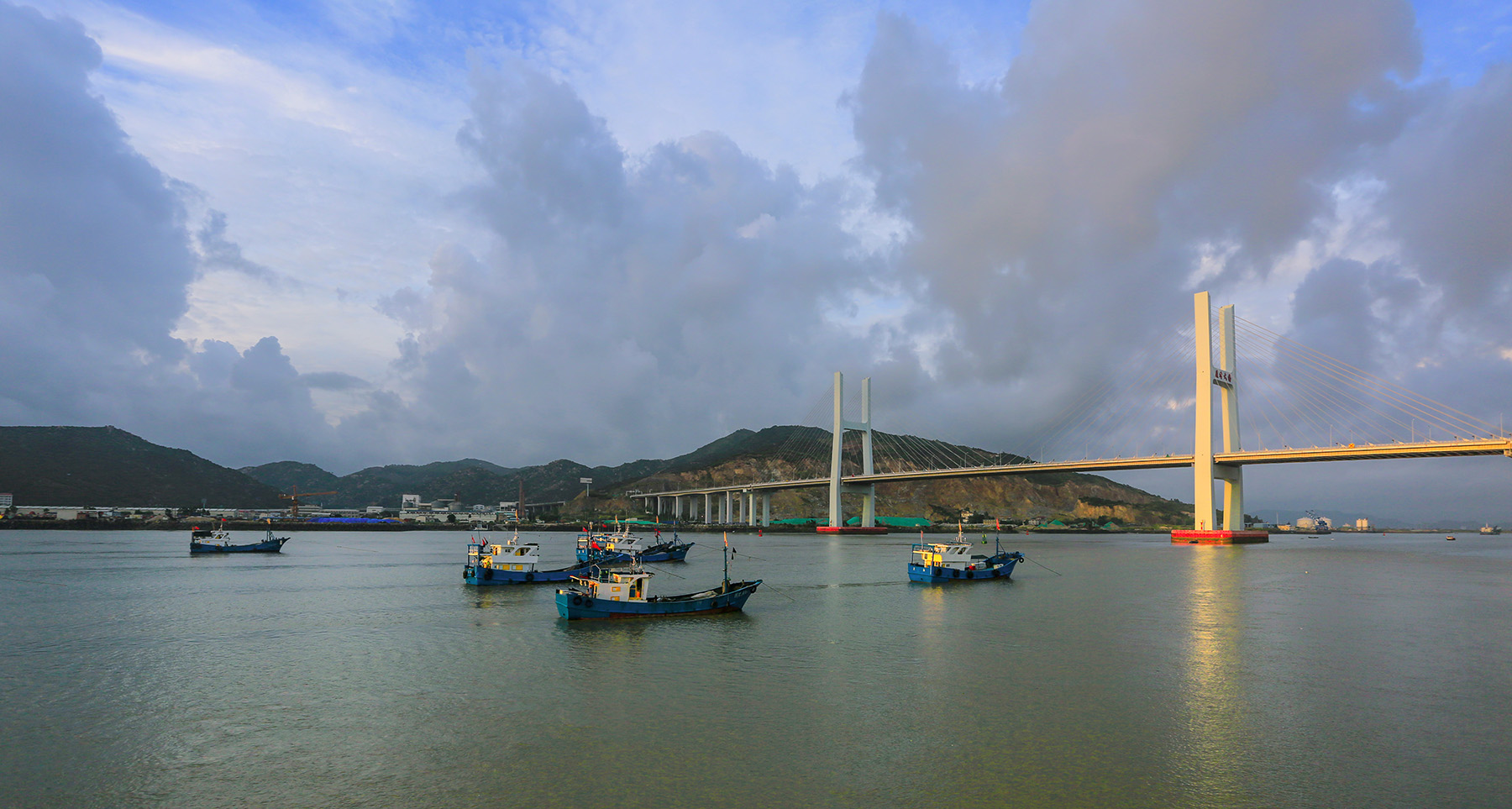 沈伟泉.电话;13859968715.拍摄时间;.