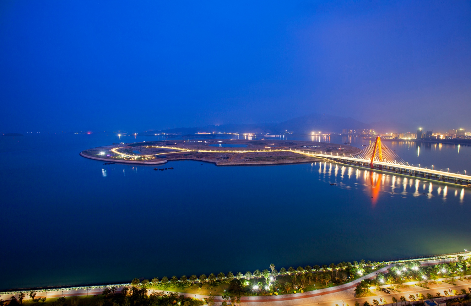 双鱼岛夜色-"魅力厦门湾 多彩漳州港"全国摄影大展投稿区-大众摄影网