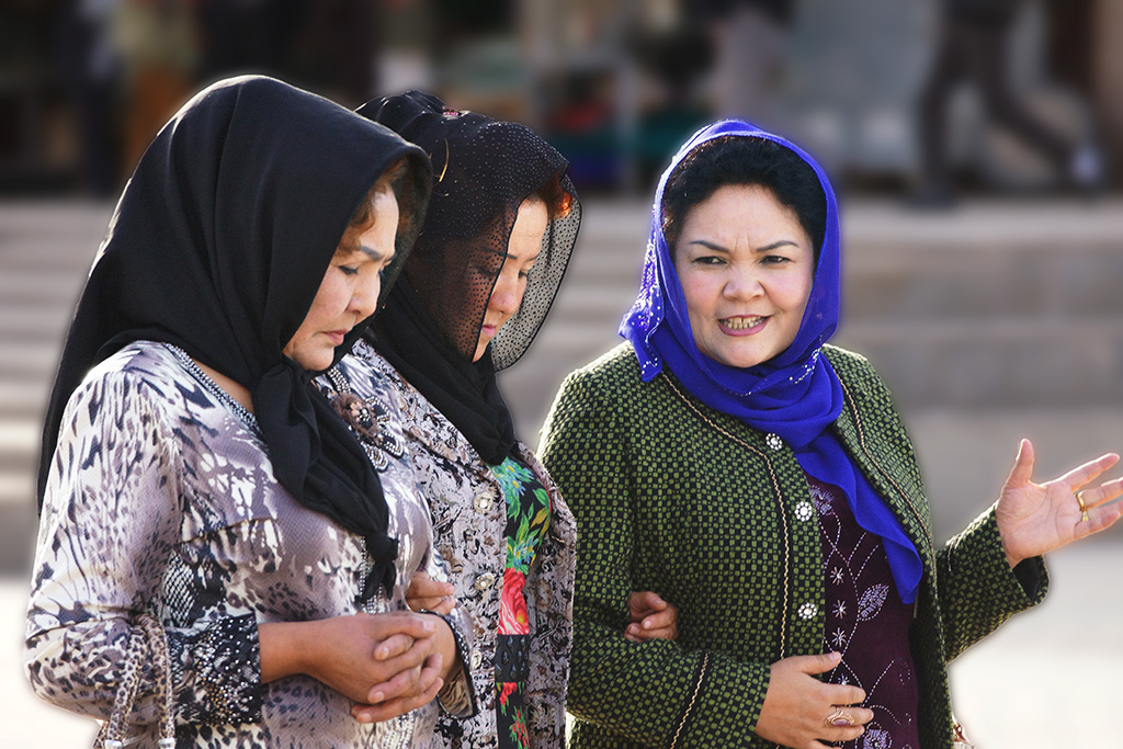 风情万种的维吾尔族女性丝巾(组照30幅)