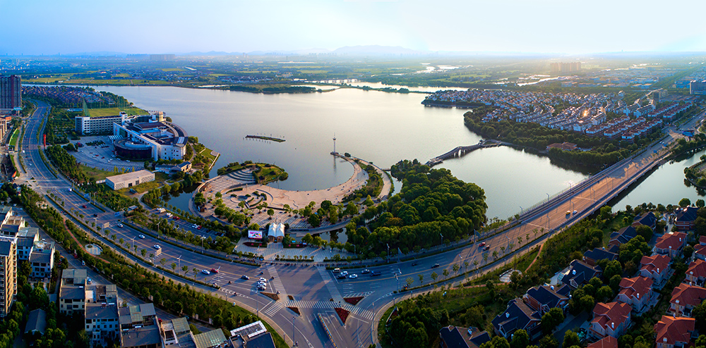 作品标题:环抱申春湖-"千年古镇 高新黄埭 砥砺奋进再创辉煌"相城高新