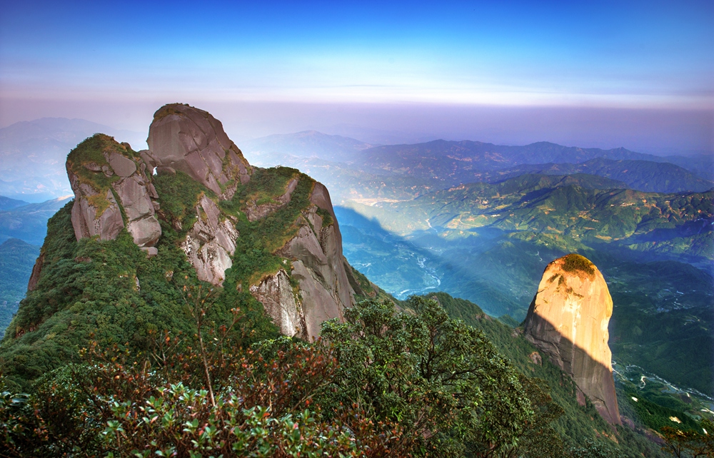 《神秘元宝山》之四(2016年10月4日广西融水县安隆乡东面元宝山上)