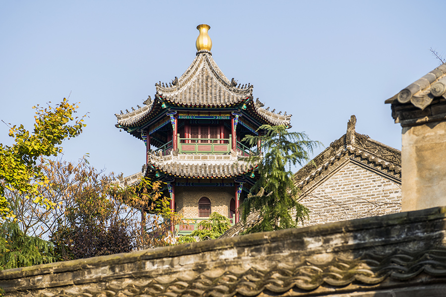 组照《秋染关帝庙》-"一叶一世界"邳州市第四届银杏美景全国摄影大展