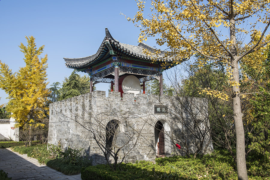 组照《秋染关帝庙》-"一叶一世界"邳州市第四届银杏美景全国摄影大展