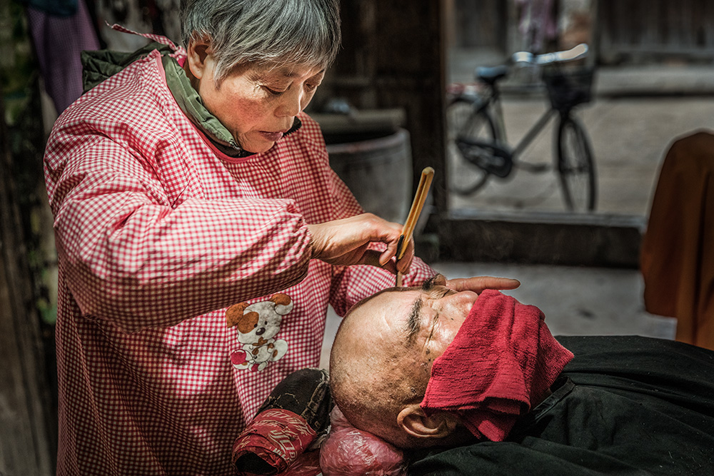 《姐妹理发店》组照