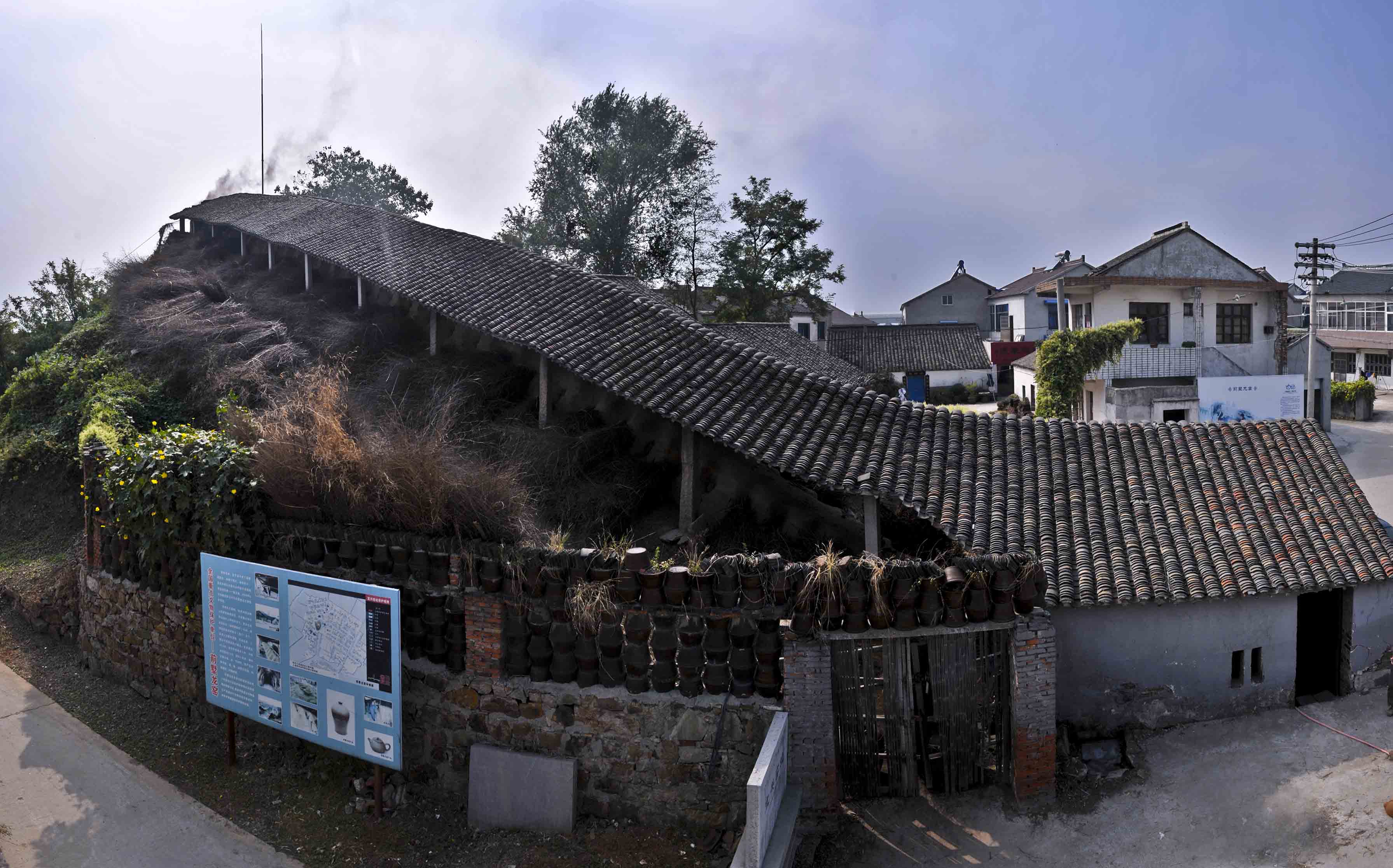 宜兴古龙窑,是我国从明朝沿用至今的唯一一个龙窑