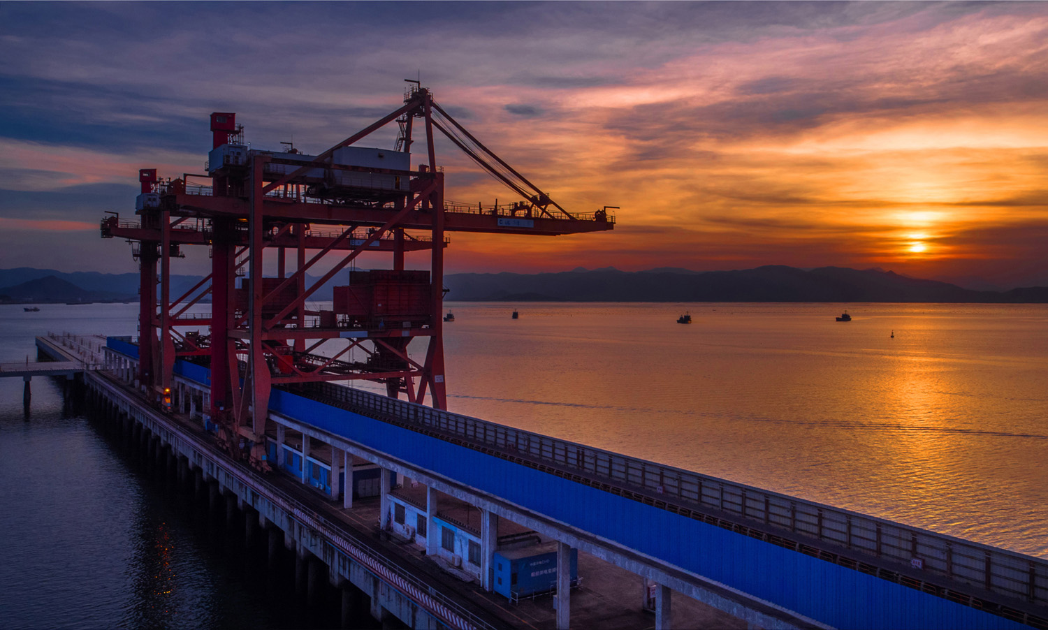 摄于2017,7,10,福建连江县可门华电火电厂位处福州市连江可门港区.