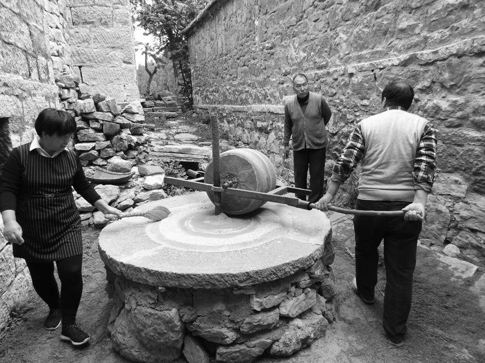 传统村落推磨人