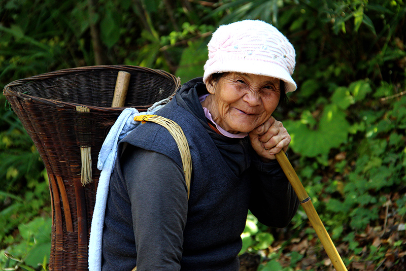 九十岁的老阿婆