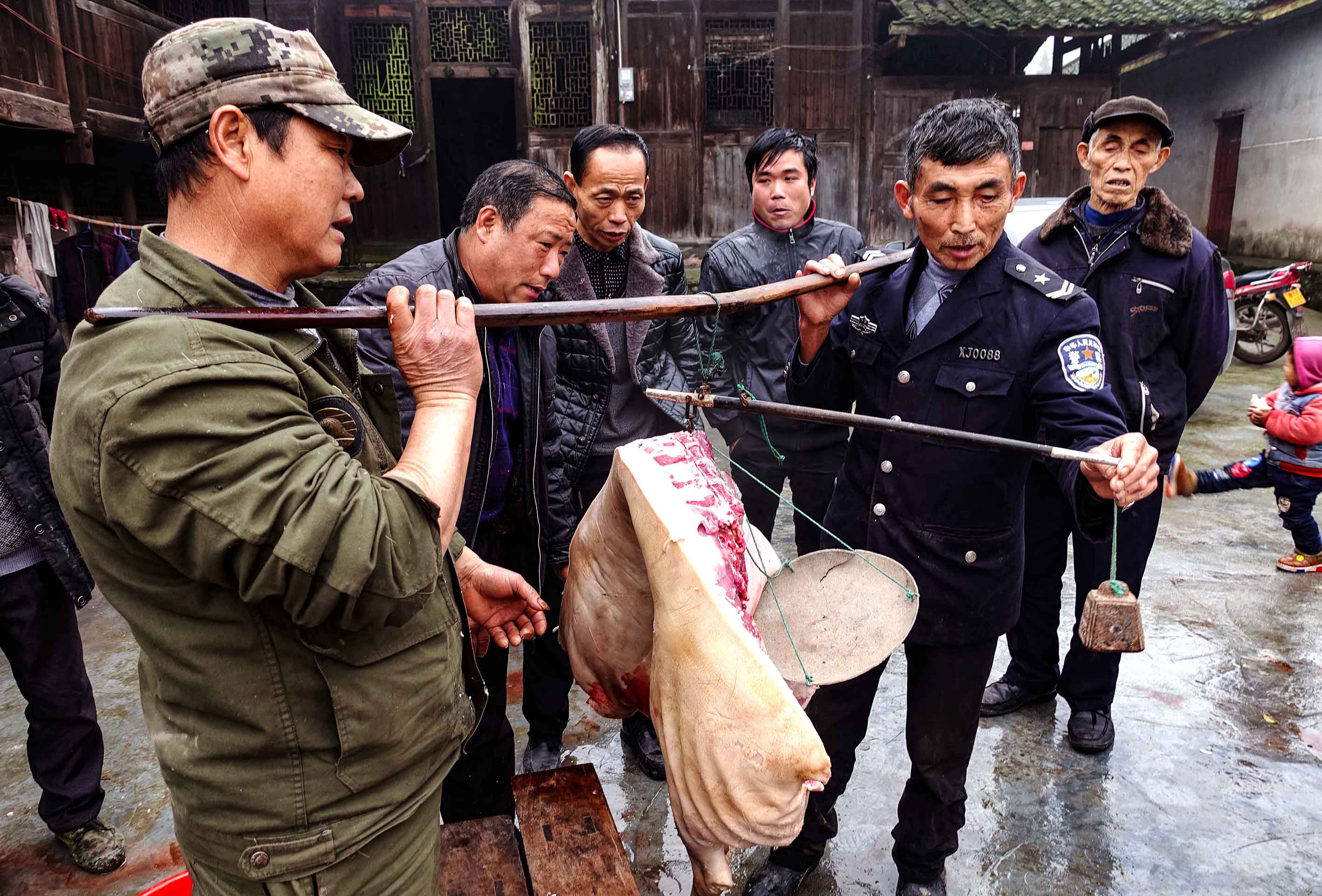 猪肥秤满庆丰年 吴忠杰 男 中国银行怀化分行 13974583114 2017.1.