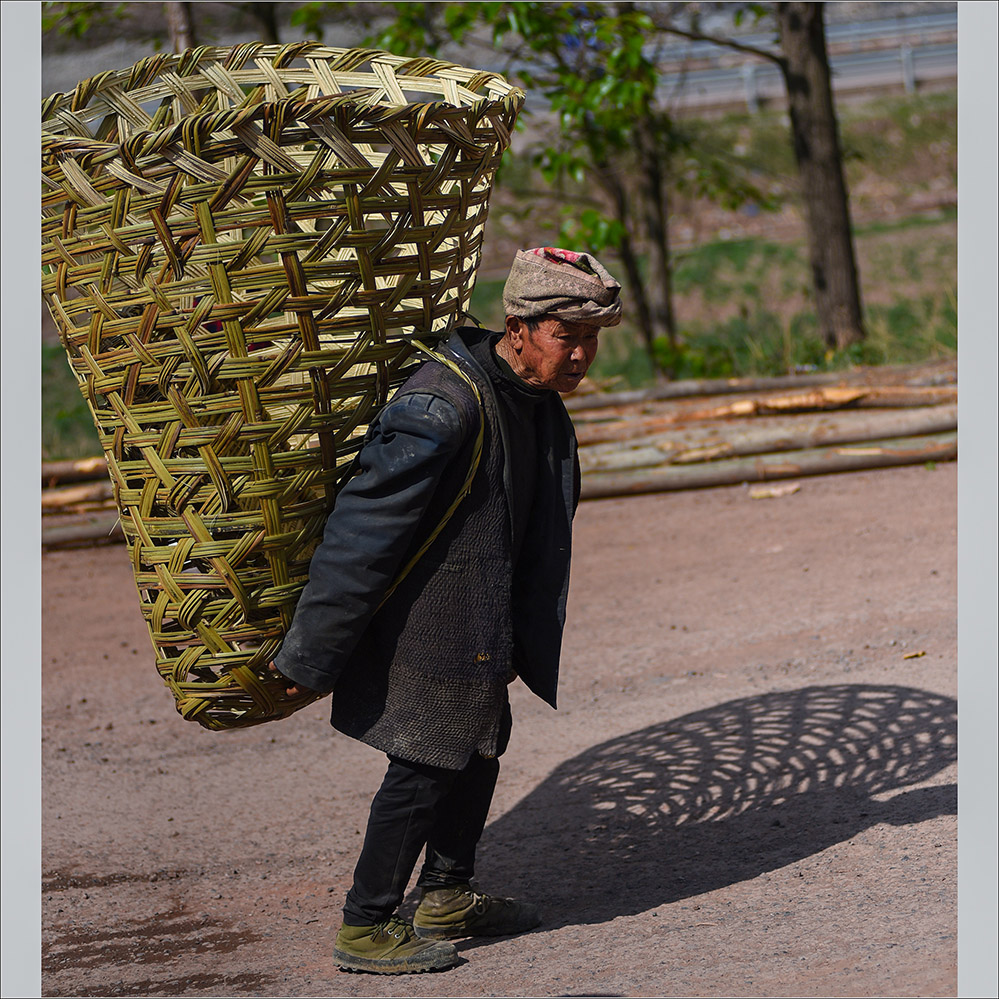 背篓老汉
